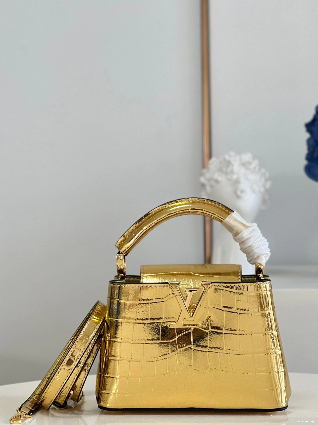 AAA Replica Ru LOUIS CAPUCINES MINI VUITTON 0707